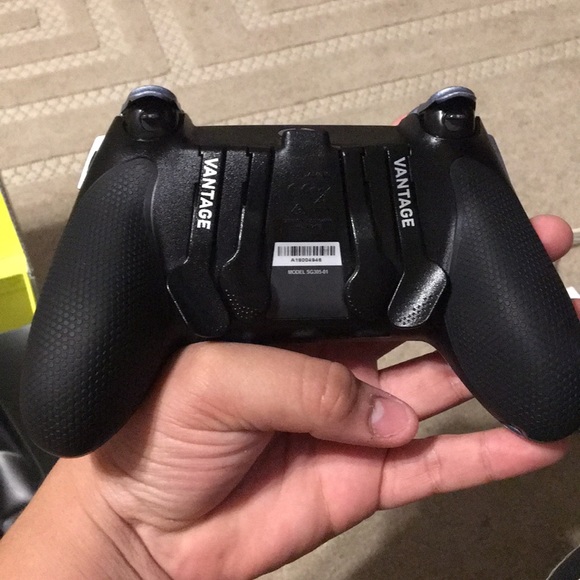 Wired scuf gaming ps4 controller - Picture 5 of 5